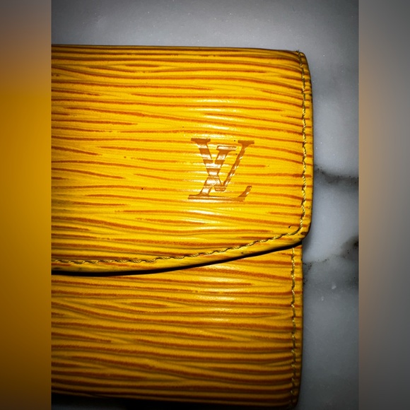 Louis Vuitton Wallet - Picture 3 of 15